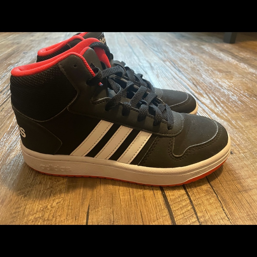 BOYS' ADIDAS HOOPS MID 2 RETRO BASKETBALL SNEAKERS